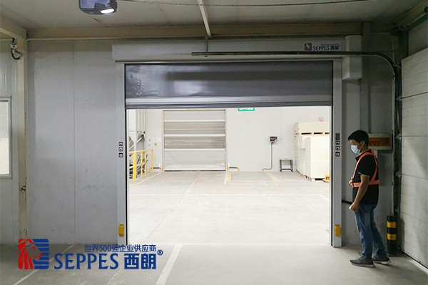 汽车喷涂车间快速卷帘门1 汽车喷涂车间快速卷帘门