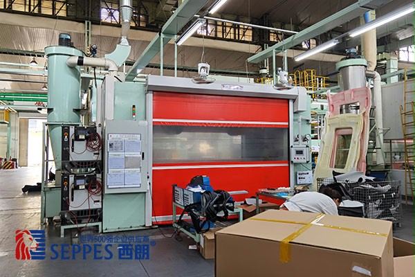 机械臂设备联动快速卷帘门1 机械臂设备联动快速卷帘门